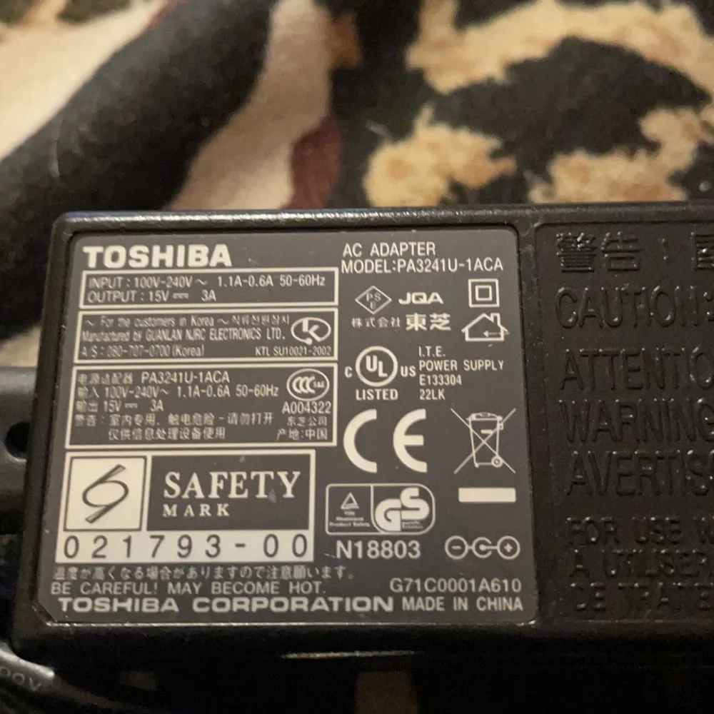 Toshiba AC Adapter Model: PA3241U-1ACA
